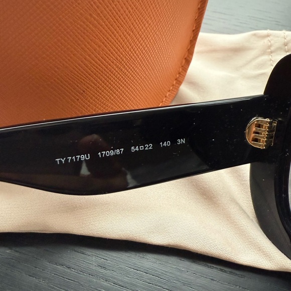 Tory Burch Black Sunglasses - Picture 10 of 10